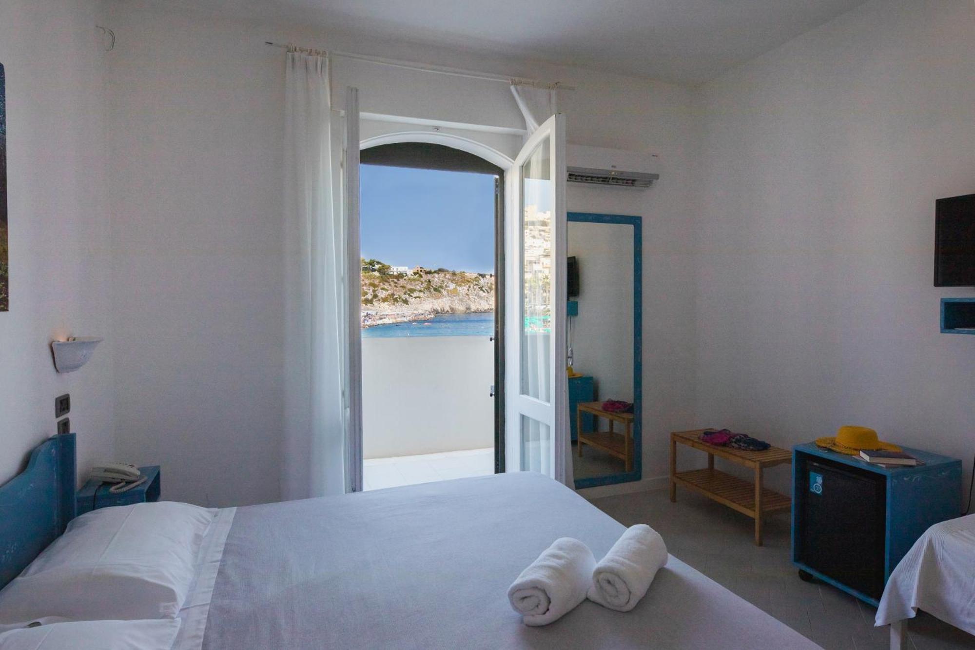 Hotel La Roccia Castro  Room photo